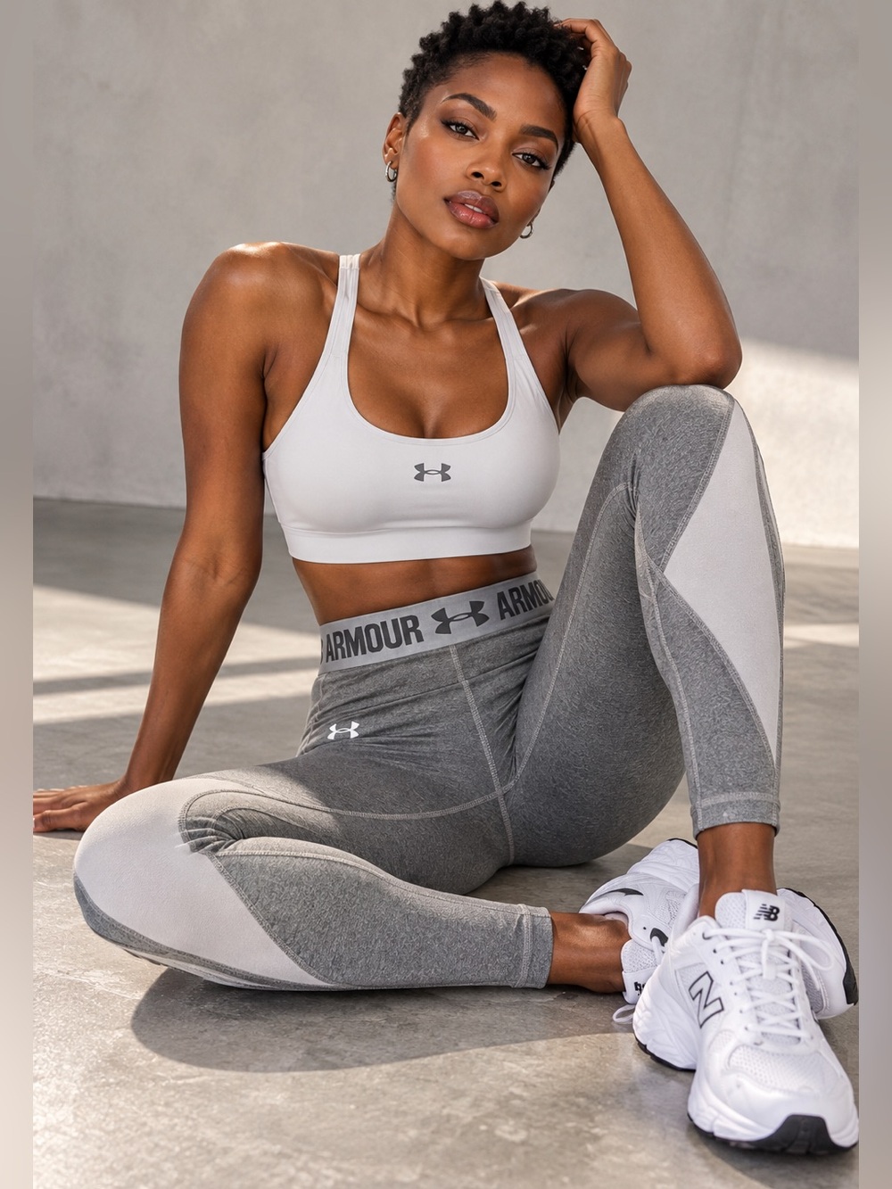 Under Armour Women's Gray and White Athletic Leggings Size Small